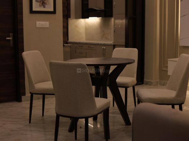 2 BHK Apartment in Sector 72 for resale Noida. The reference number is 20324848