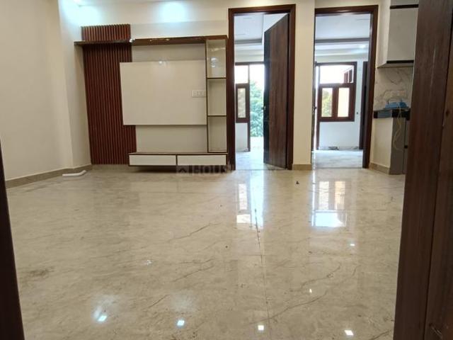 2 BHK Apartment in Sector 73 for resale Noida. The reference number is 15825034