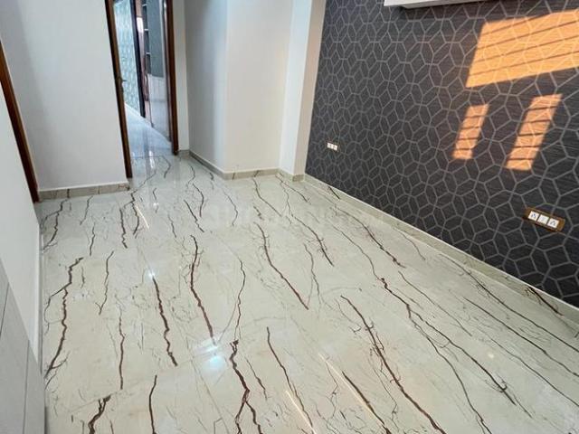 2 BHK Apartment in Sector 73 for resale Noida. The reference number is 16525355