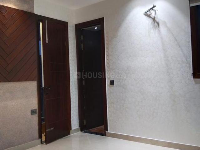 2 BHK Apartment in Sector 73 for resale Noida. The reference number is 16637595