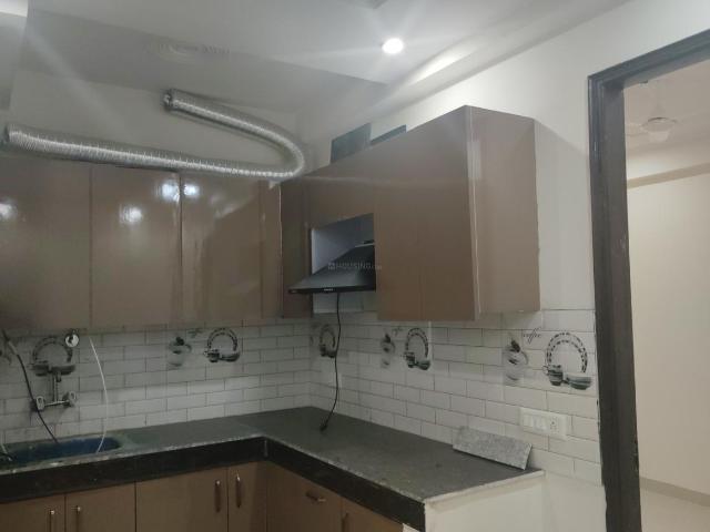 2 BHK Apartment in Sector 73 for resale Noida. The reference number is 17001277