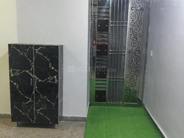 2 BHK Apartment in Sector 73 for resale Noida. The reference number is 18379028