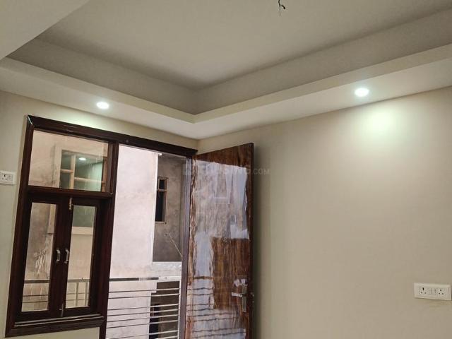 2 BHK Apartment in Sector 73 for resale Noida. The reference number is 19463054