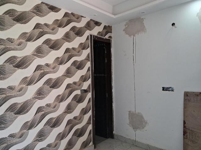 2 BHK Apartment in Sector 73 for resale Noida. The reference number is 19545355
