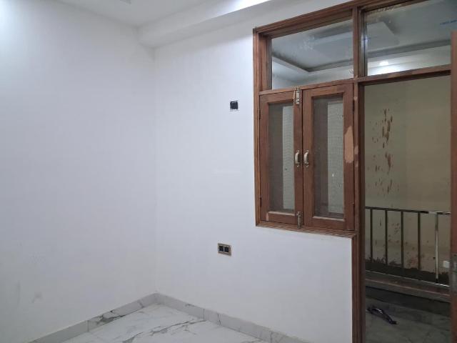 2 BHK Apartment in Sector 73 for resale Noida. The reference number is 19559677