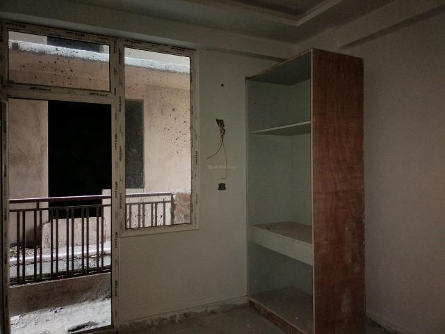 2 BHK Apartment in Sector 73 for resale Noida. The reference number is 19563171