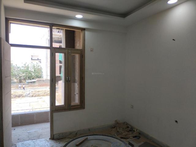 2 BHK Apartment in Sector 73 for resale Noida. The reference number is 19699230