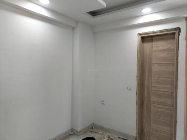 2 BHK Apartment in Sector 73 for resale Noida. The reference number is 19699308