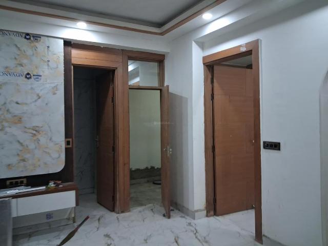 2 BHK Apartment in Sector 73 for resale Noida. The reference number is 19727259