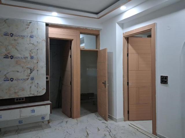 2 BHK Apartment in Sector 73 for resale Noida. The reference number is 19727272