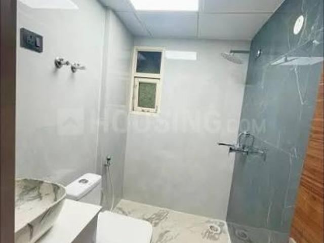 2 BHK Apartment in Sector 73 for resale Noida. The reference number is 19743846
