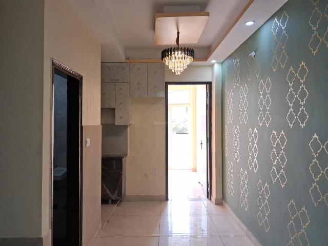 2 BHK Apartment in Sector 73 for resale Noida. The reference number is 19817065
