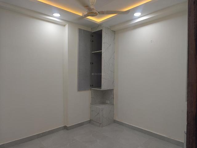 2 BHK Apartment in Sector 73 for resale Noida. The reference number is 19875415