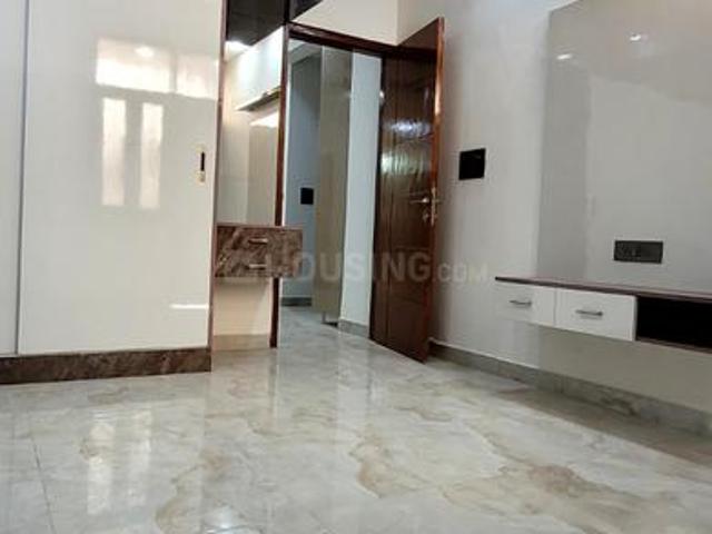 2 BHK Apartment in Sector 73 for resale Noida. The reference number is 19950737