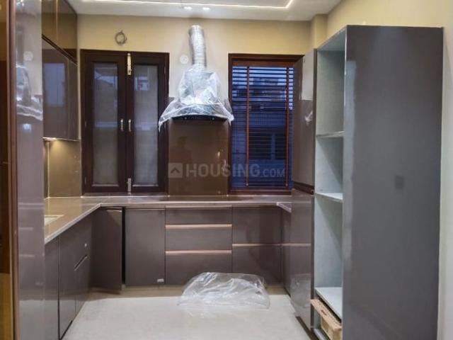 2 BHK Apartment in Sector 73 for resale Noida. The reference number is 19957611