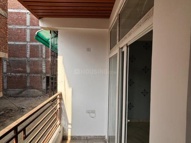 2 BHK Apartment in Sector 73 for resale Noida. The reference number is 19962539