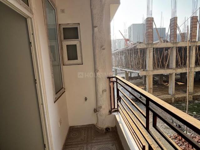 2 BHK Apartment in Sector 73 for resale Noida. The reference number is 19985468