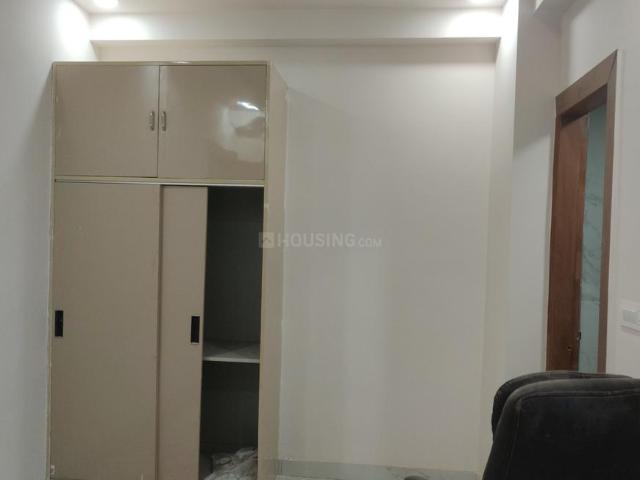 2 BHK Apartment in Sector 73 for resale Noida. The reference number is 19985643