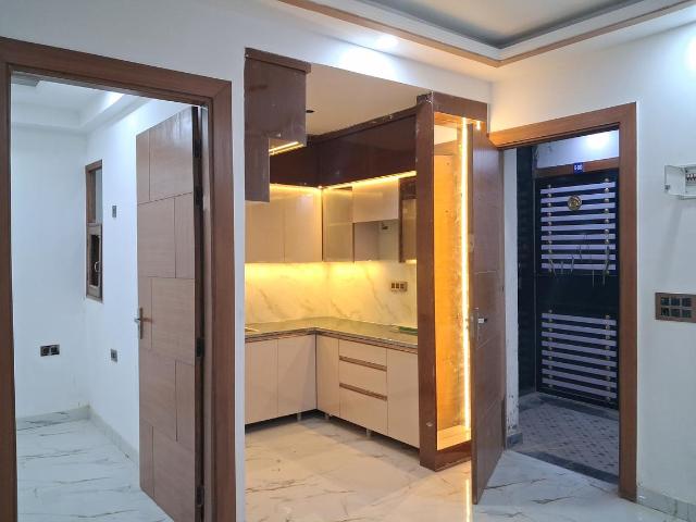 2 BHK Apartment in Sector 73 for resale Noida. The reference number is 19987893