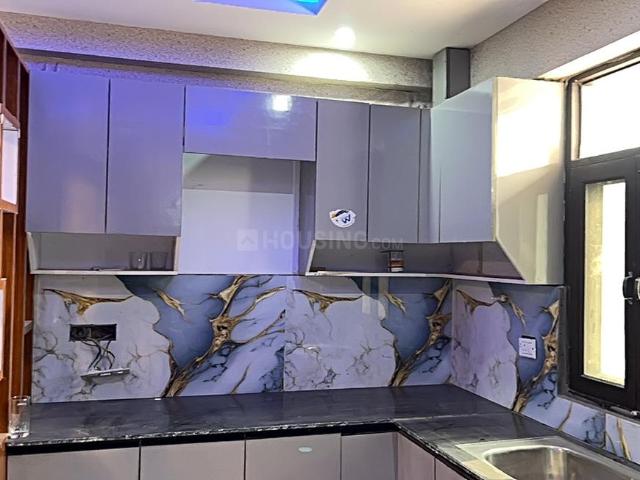 2 BHK Apartment in Sector 73 for resale Noida. The reference number is 19047737