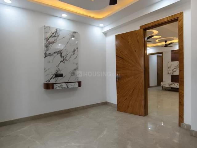 2 BHK Apartment in Sector 73 for resale Noida. The reference number is 19262375