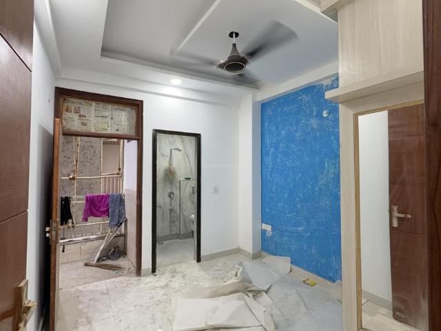 2 BHK Apartment in Sector 73 for resale Noida. The reference number is 20402435