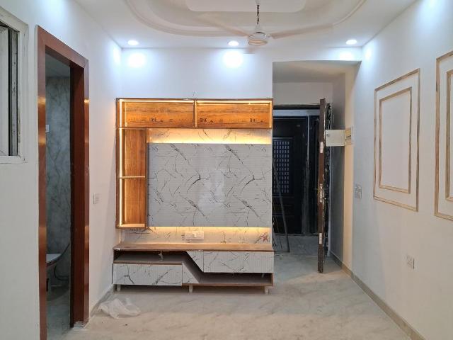 2 BHK Apartment in Sector 73 for resale Noida. The reference number is 20455682