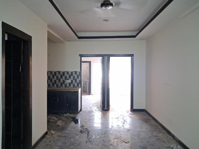 2 BHK Apartment in Sector 73 for resale Noida. The reference number is 20455922