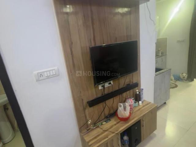 2 BHK Apartment in Sector 73 for resale Noida. The reference number is 20457394