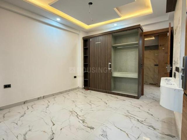 2 BHK Apartment in Sector 73 for resale Noida. The reference number is 20467269