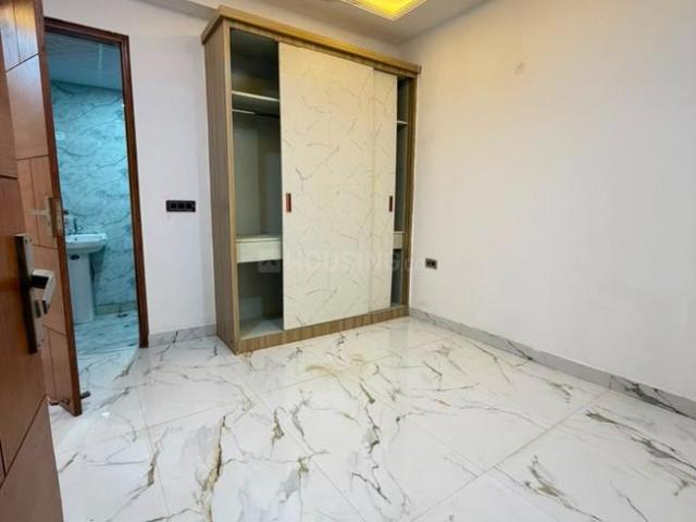 2 BHK Apartment in Sector 73 for resale Noida. The reference number is 20468114