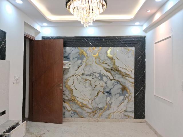 2 BHK Apartment in Sector 73 for resale Noida. The reference number is 20516823
