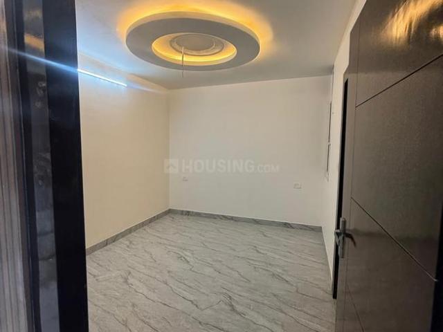 2 BHK Apartment in Sector 73 for resale Noida. The reference number is 20573114