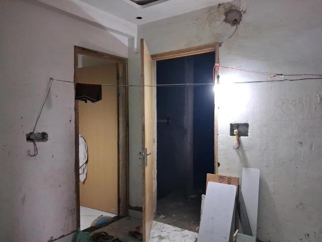 2 BHK Apartment in Sector 74 for resale Noida. The reference number is 20725411
