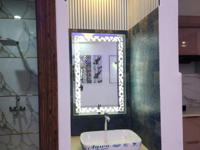 2 BHK Apartment in Sector 73 for resale Noida. The reference number is 20741108