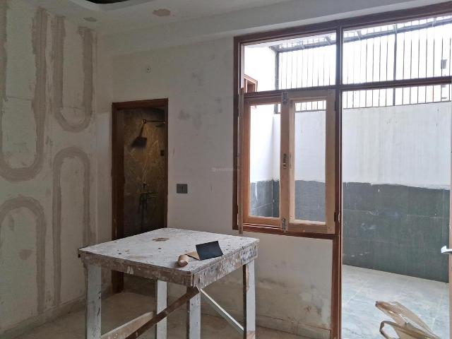 2 BHK Apartment in Sector 73 for resale Noida. The reference number is 20786621