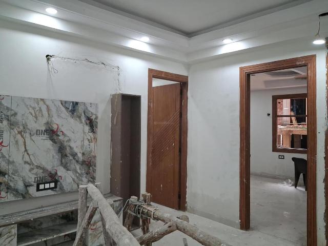 2 BHK Apartment in Sector 73 for resale Noida. The reference number is 20896428