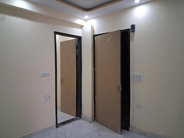 2 BHK Apartment in Sector 74 for resale Noida. The reference number is 20972595