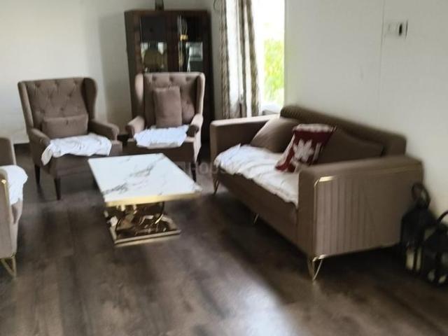 2 BHK Apartment in Sector 73 for resale Noida. The reference number is 20006501