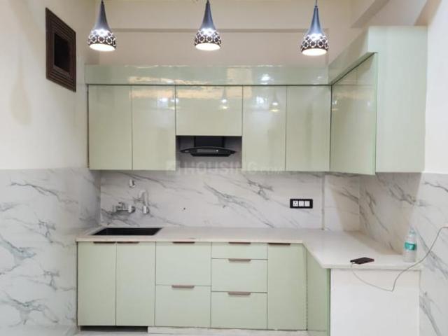 2 BHK Apartment in Sector 73 for resale Noida. The reference number is 20040079