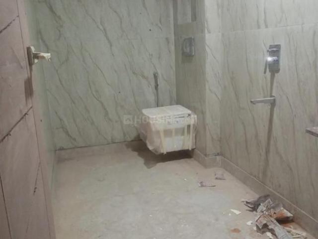 2 BHK Apartment in Sector 73 for resale Noida. The reference number is 20046090