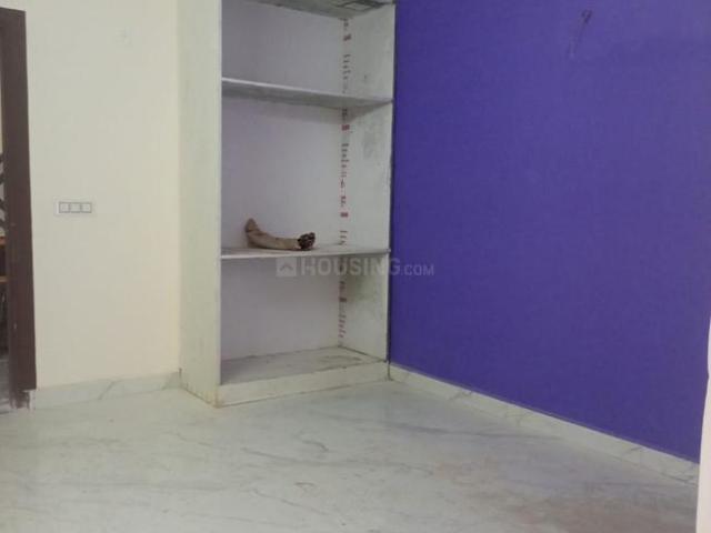 2 BHK Apartment in Sector 73 for resale Noida. The reference number is 20047918