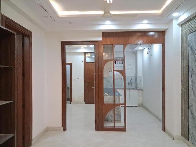2 BHK Apartment in Sector 73 for resale Noida. The reference number is 20055231