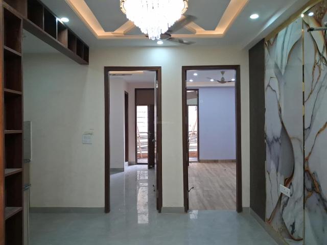 2 BHK Apartment in Sector 73 for resale Noida. The reference number is 20084102