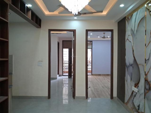 2 BHK Apartment in Sector 73 for resale Noida. The reference number is 20085029