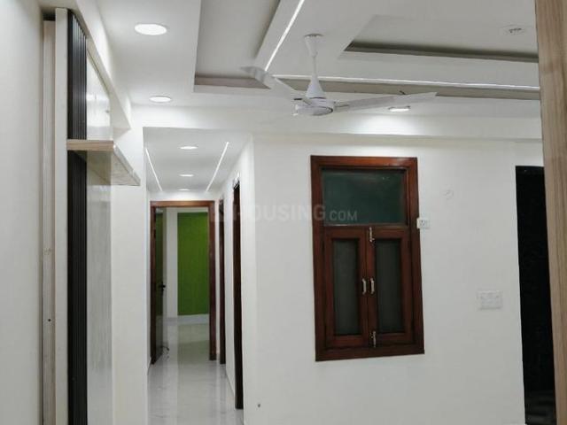 2 BHK Apartment in Sector 73 for resale Noida. The reference number is 20124875