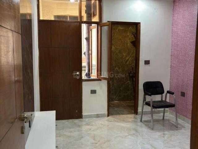 2 BHK Apartment in Sector 73 for resale Noida. The reference number is 20131165