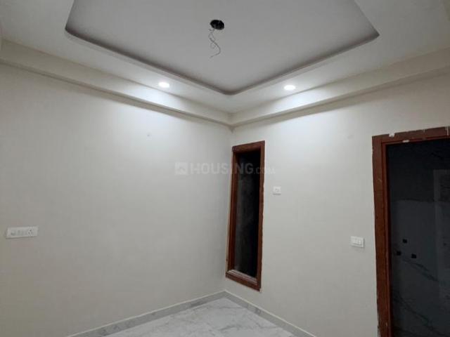 2 BHK Apartment in Sector 73 for resale Noida. The reference number is 20162539