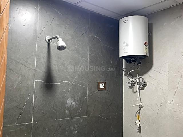 2 BHK Apartment in Sector 73 for resale Noida. The reference number is 20162789