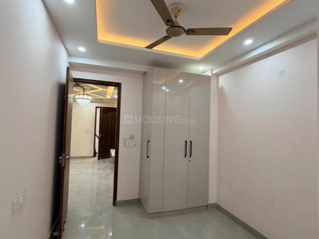2 BHK Apartment in Sector 73 for resale Noida. The reference number is 20181133